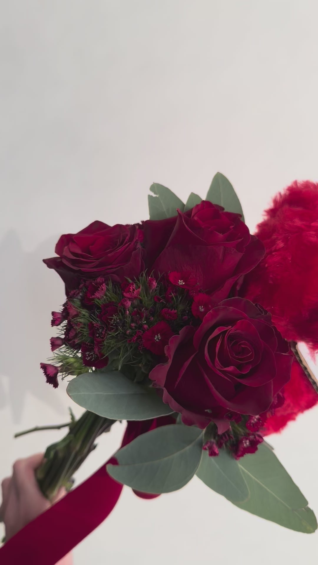 Tre Rose rosse con Orsetto